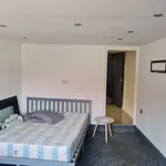 Rent 6 bedroom house in West Midlands