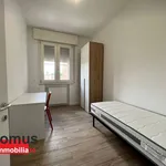 Rent 5 bedroom apartment of 90 m² in Ferrara