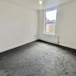 Rent 3 bedroom flat in East Midlands