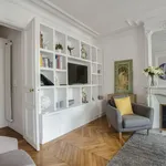 Rent 4 bedroom apartment of 82 m² in Paris