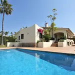 Rent 8 bedroom house of 550 m² in Bahía de Marbella