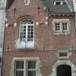 UCCLE:A prox de l'Ecole Européenne et du Bois de la cambre  (100 mètres), maison de charme de 1912,  d'une superficie habitable de 200m² rénovée, 5 chambres(4ch + petit bureau), salon, salle à