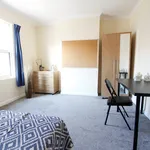 Rent 6 bedroom house in Reading