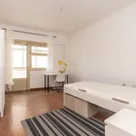 Rent 4 bedroom apartment in Lisbon