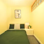 Rent 2 bedroom flat in Manchester