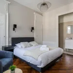 Appartement de 830 m² avec 3 chambre(s) en location à Lyon