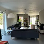 Maison de 220 m² avec 4 chambre(s) en location à Zele