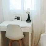 Rent 4 bedroom apartment in Barcelona