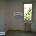 Affitto 3 camera appartamento di 85 m² in Bologna