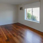 Rent 1 bedroom apartment in Thornbury