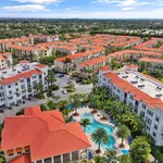 Rent 2 bedroom apartment of 98 m² in Pembroke Pines