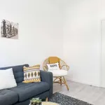 Rent a room of 90 m² in lisbon