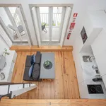 Rent 4 bedroom apartment of 65 m² in Porto