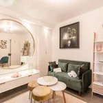 Rent 1 bedroom apartment of 19 m² in Paris