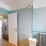 Rent a room of 106 m² in Paris