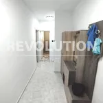 Rent 3 bedroom apartment of 80 m² in Център