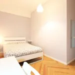 Rent a room of 180 m² in madrid