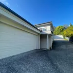 Rent 4 bedroom house in  Benowa QLD 4217                        