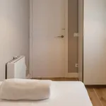 Rent 5 bedroom apartment of 55 m² in Barcelona