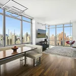 Rent 3 bedroom apartment of 274 m² in New York City