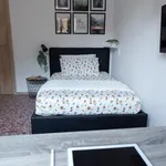 Rent 5 bedroom apartment in Milan