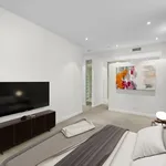 Rent 3 bedroom house of 213 m² in Manhattan Beach