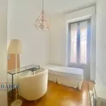 Rent 3 bedroom apartment of 90 m² in milano