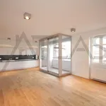 Pronajměte si 3 ložnic/e byt o rozloze 103 m² v Prague