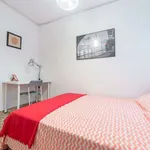 Rent a room of 80 m² in valencia