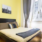 Rent a room of 334 m² in Milan