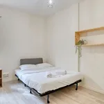 Appartement de 490 m² avec 3 chambre(s) en location à Marseille