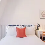 Rent 3 bedroom apartment of 12 m² in Lisbon