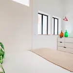 Rent 1 bedroom apartment of 45 m² in Lisbon