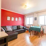 Rent a room of 70 m² in lisbon