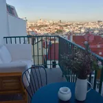 Rent 4 bedroom apartment of 150 m² in Lisbon