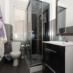 Rent a room of 200 m² in granada