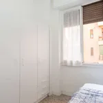 Rent a room of 60 m² in milan