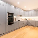 Rent 2 bedroom apartment of 96 m² in London