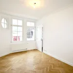 Appartement de 148 m² avec 2 chambre(s) en location à SAINT-GILLES