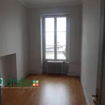 Appartement de 8567 m² avec 4 chambre(s) en location à DIJON