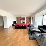 Huur 3 slaapkamer appartement van 200 m² in Brussel