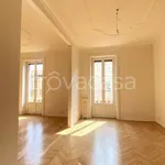 Rent 5 bedroom apartment of 210 m² in Milano