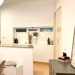 Rent a room of 80 m² in lisbon