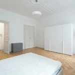 Pronajměte si 2 ložnic/e byt o rozloze 91 m² v Capital City of Prague