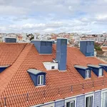 Rent a room of 120 m² in lisbon