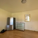 Rent 2 bedroom apartment in Epping