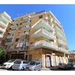 Rent 3 bedroom apartment of 100 m² in Napoli