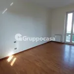 Rent 3 bedroom apartment of 85 m² in Magenta