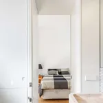 Rent 1 bedroom apartment of 50 m² in lisbon