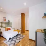 Rent a room of 202 m² in Madrid